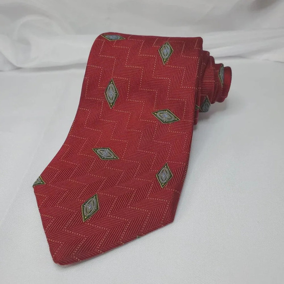 Vintage Chanel Paris Red Silk Mens Tie With Chevron & Diamond Pattern - Picture 1 of 7